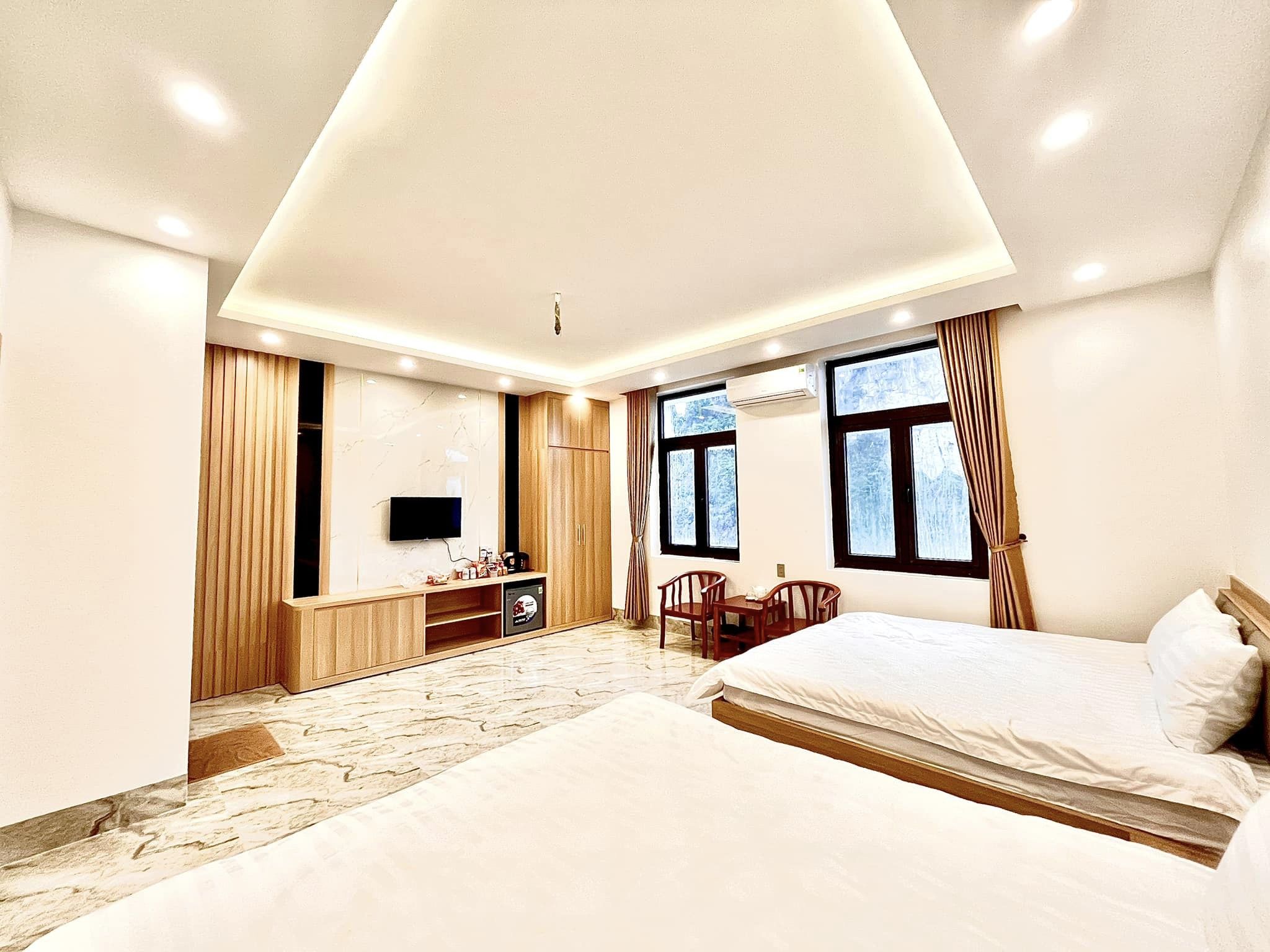Phòng ngủ khách sạn Khánh Anh Ao Tiên Vân Đồn